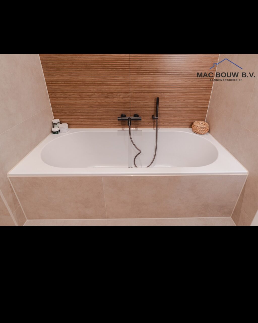 Instagram post from macbouw. This post is in position 4.