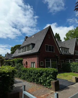 Instagram post from macbouw. This post is in position 18.