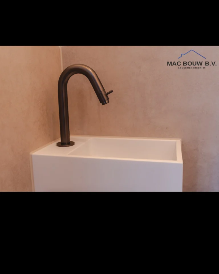 Instagram post from macbouw. This post is in position 8.