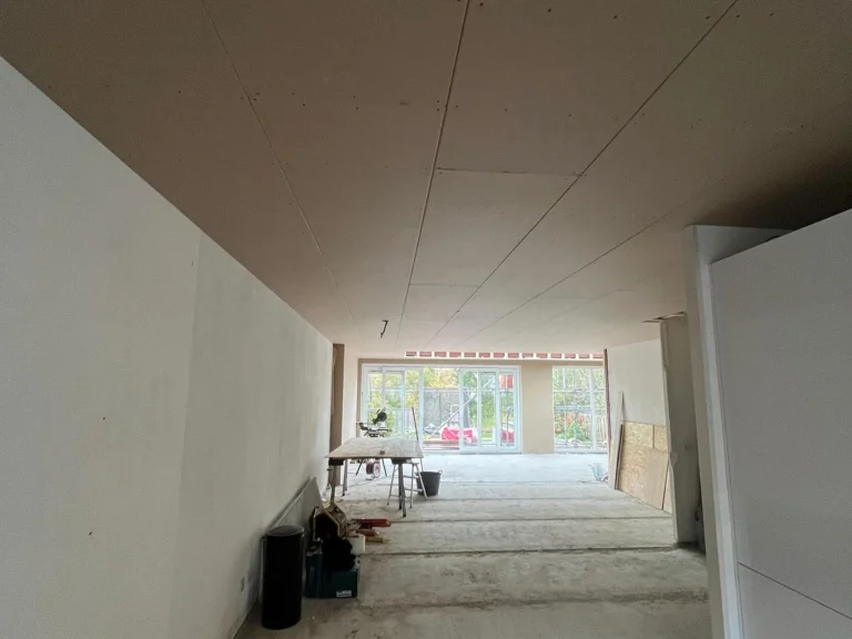 Instagram post from macbouw. This post is in position 3.